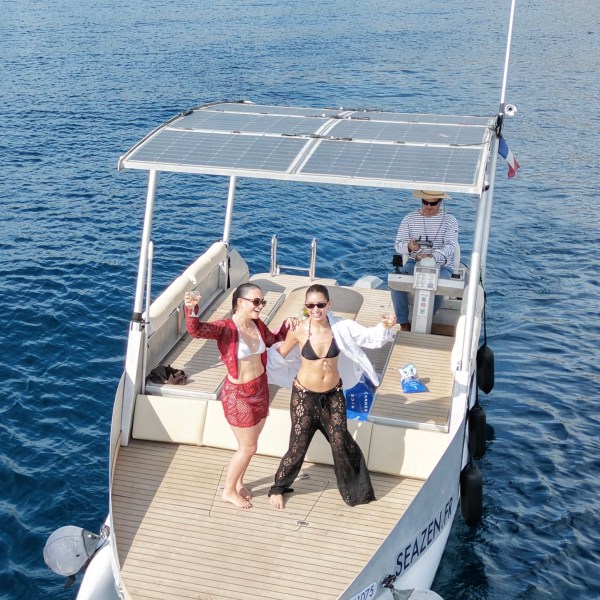 The boat con be used as a private dance flor